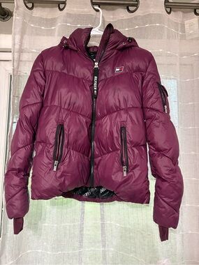 Tommy Hilfiger Women's Burgundy Quilted Puffer Jacket with Hood